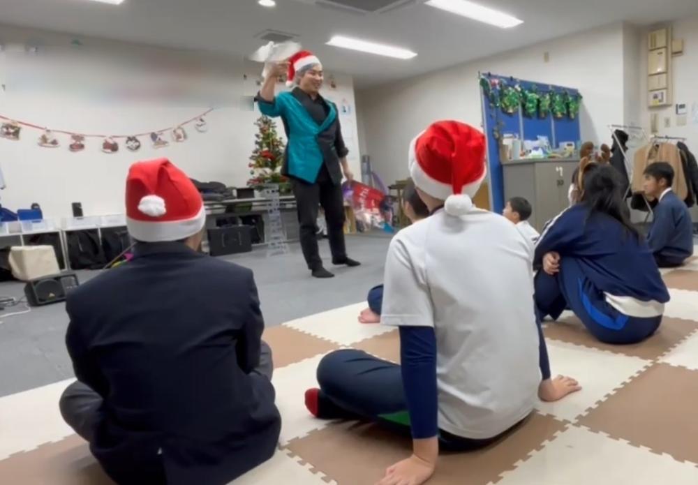 Hiromichi先生のクリスマスマジックショー🎄