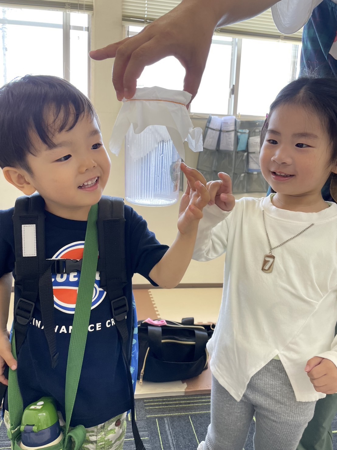 かえるが遊びにきたよ🐸｜プラス・ワン 岐阜市の放課後等デイサービス、児童発達支援のプラス・ワン
